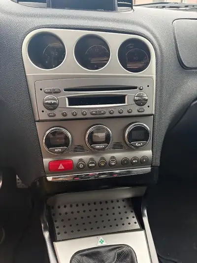 Alfa Romeo 156 3.2 V6 GTA — Berline sportive mythique, 250 ch purs — Miniature 13