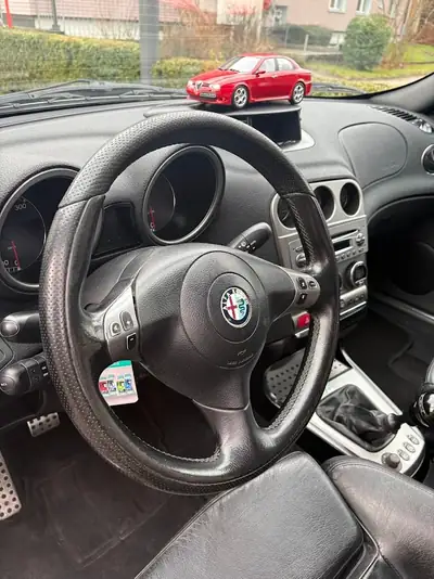 Alfa Romeo 156 3.2 V6 GTA — Berline sportive mythique, 250 ch purs — Miniature 14