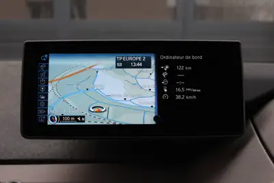 BMW i3 (60Ah) Range Extender — Hybride essence-électrique, 8 roues, expertise BMW — Miniature 11