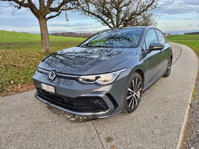 VW Golf 1.5 eTSI mHEV R-Line — Hybride léger, consommation réduite, 112'300 km — exterior view