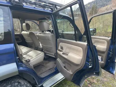 Toyota Land Cruiser 300 3.4 V6 VX — SUV 7 places robuste, équipements tout-terrain premium — detail