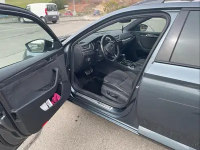Skoda Superb Combi 2.0 TSI Sport Line — Break spacieux 280 ch, 4x4 intégral — vue extérieure