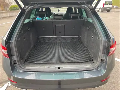 Skoda Superb Combi 2.0 TSI Sport Line — Break spacieux 280 ch, 4x4 intégral — arrière