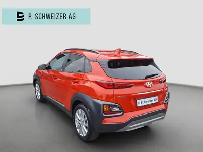 Hyundai Kona 1.6 GDi HEV Vertex — Hybride économe avec panoramique et Head-Up Display — vista posteriore