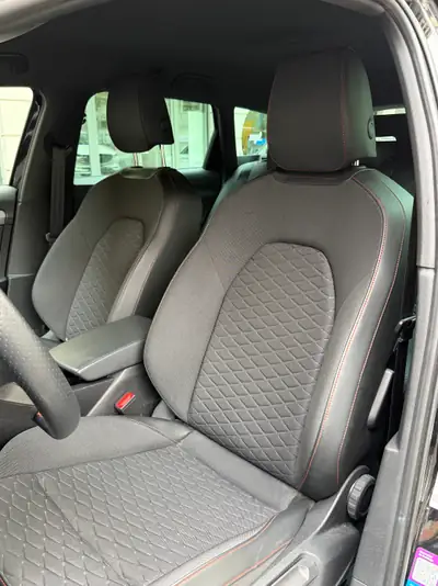 SEAT Leon ST 1.4 eHybrid pHEV — Break hybride rechargeable, 32 000 km, première main — Miniature 9