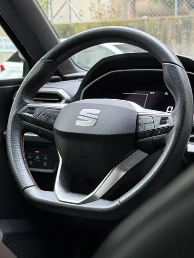 SEAT Leon ST 1.4 eHybrid pHEV — Break hybride rechargeable, 32 000 km, première main — Miniature 10