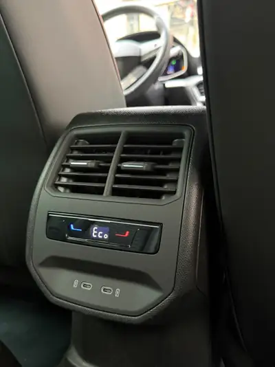 SEAT Leon ST 1.4 eHybrid pHEV — Break hybride rechargeable, 32 000 km, première main — Miniature 12