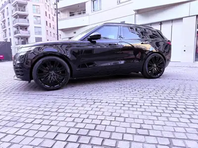 Land Rover Range Rover Velar R-Dynamic D300 — Diesel performant, entretien complet, état impeccable — Miniature 7