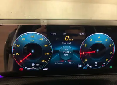 Mercedes-Benz A 180 AMG Line — Berline compacte premium, 64 000 km seulement — intérieur
