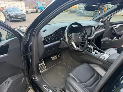 Volkswagen Touareg 3.0 TSI eHybrid R — SUV premium hybride rechargeable, 109'000 km — dashboard
