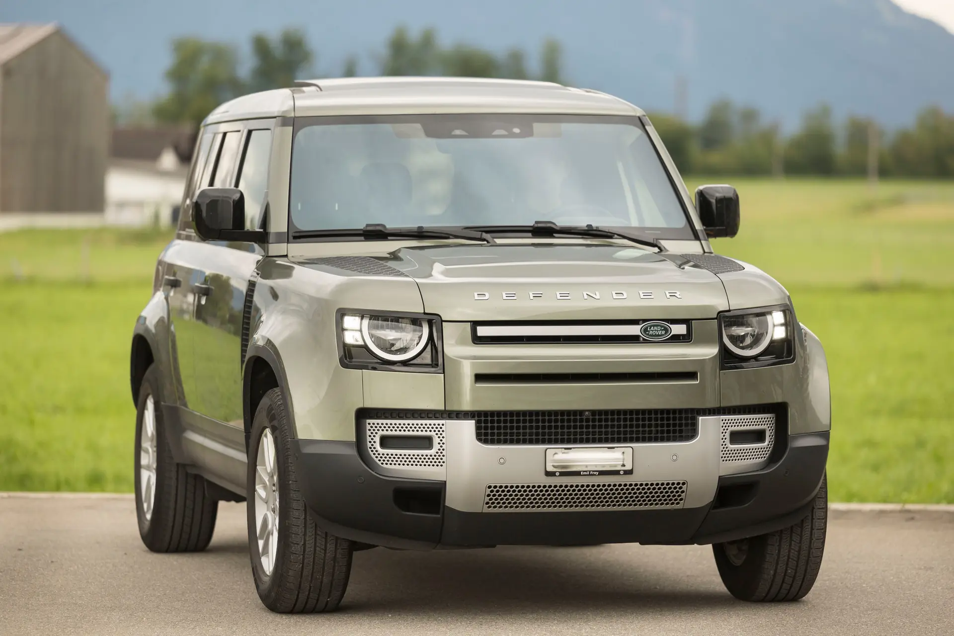 Land Rover Defender 110 D200 — L'aventurier robuste aux 79 300 km — vista esterna