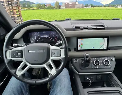 Land Rover Defender 110 D200 — L'aventurier robuste aux 79 300 km — dettaglio