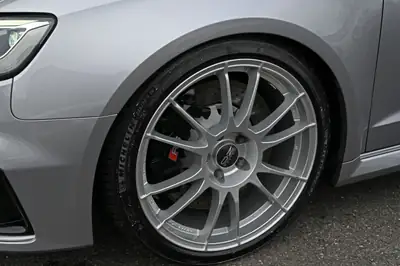 Audi RS3 Sportback APR 555 Kit — 555 ch turbo, quattro intégral, performance extrême — dashboard