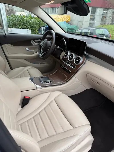 Mercedes-Benz GLC 400 d 4Matic AMG Line – Puissance et élégance réunies — detail