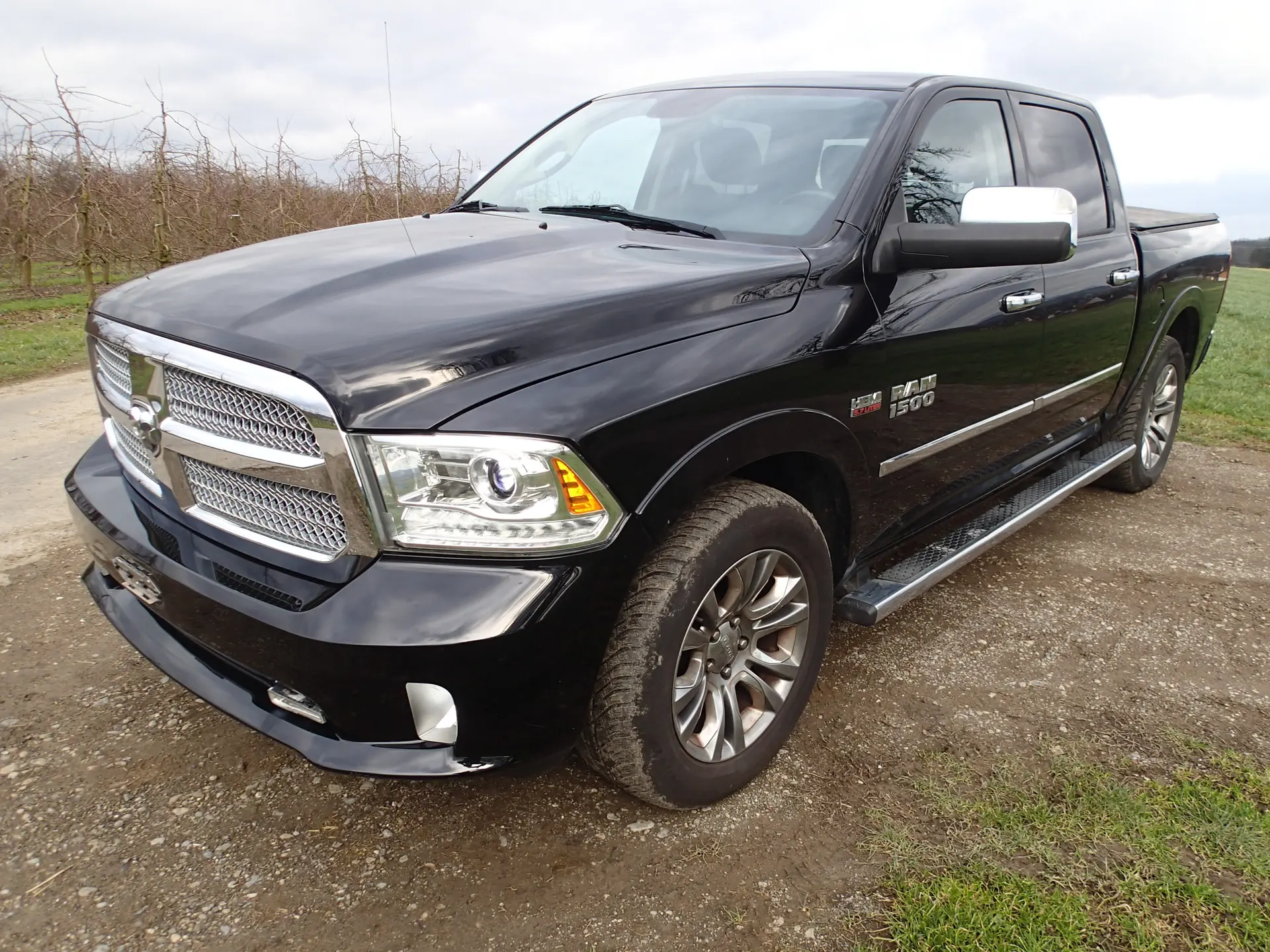 Dodge Ram 1500 Crew Cab 5.7 Hemi Limited — Le pickup American Legend, 151'000 km — Außenansicht