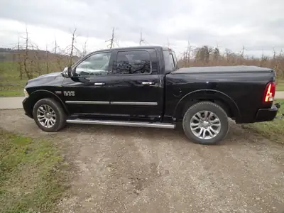 Dodge Ram 1500 Crew Cab 5.7 Hemi Limited — Le pickup American Legend, 151'000 km — Heckansicht