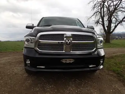 Dodge Ram 1500 Crew Cab 5.7 Hemi Limited — Le pickup American Legend, 151'000 km — Armaturenbrett