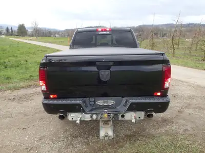 Dodge Ram 1500 Crew Cab 5.7 Hemi Limited — Le pickup American Legend, 151'000 km — Miniatur 8