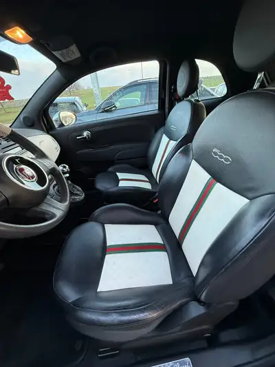 Fiat 500 by Gucci 2011 – L'icône italienne au charme parisien — interior