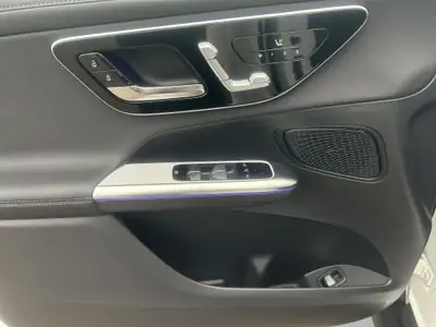 Mercedes-Benz GLC 220 d AMG Line 4matic — SUV diesel hybride, prestige et efficacité — Miniature 14