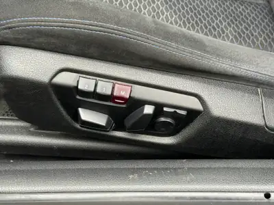 BMW M135i — Compact sportive 320 ch, transmission manuelle, 3 jeux de roues inclus — Miniatura 16