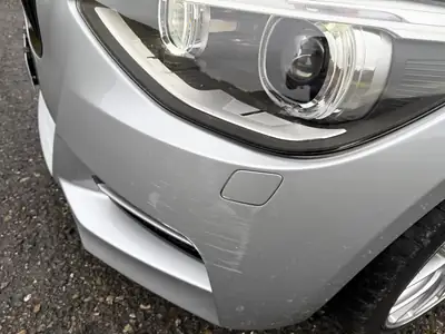 BMW M135i — Compact sportive 320 ch, transmission manuelle, 3 jeux de roues inclus — Miniatura 20