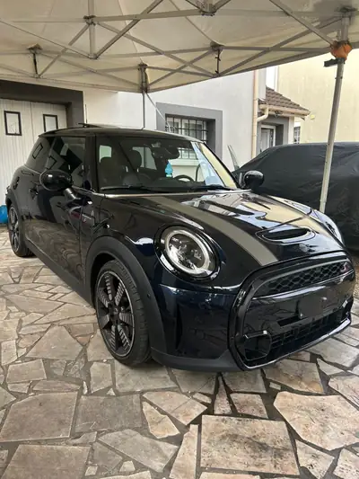 MINI Cooper S Trafalgar Edition — Sportive compacte, 178 ch et boîte auto — côté
