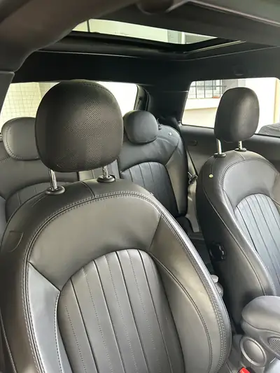 MINI Cooper S Trafalgar Edition — Sportive compacte, 178 ch et boîte auto — détail