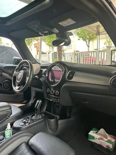 MINI Cooper S Trafalgar Edition — Sportive compacte, 178 ch et boîte auto — Miniature 9