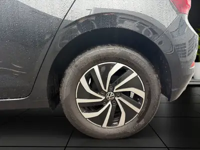VW Polo 1.0 TSI Life DSG — Citadine dynamique, faible kilométrage et garantie 12 mois — Miniature 25