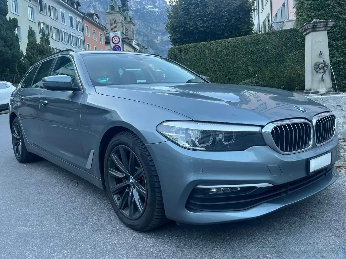 BMW 520d xDrive Touring — Break diesel hybride, 205000 km, état impeccable — vue extérieure