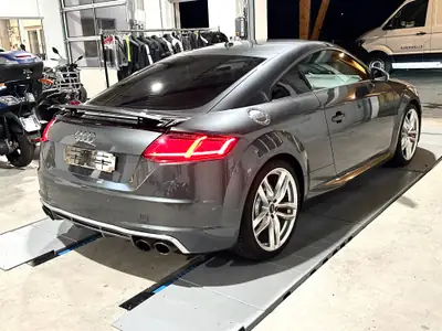 Audi TT S Coupé 2.0 TFSI — Sport authentique 310 ch, sans accident — intérieur