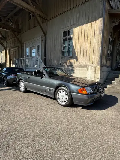 Mercedes-Benz SL 500 — Cabriolet V8 légendaire, état exceptionnel, Zulassung véhicule ancien — fianco
