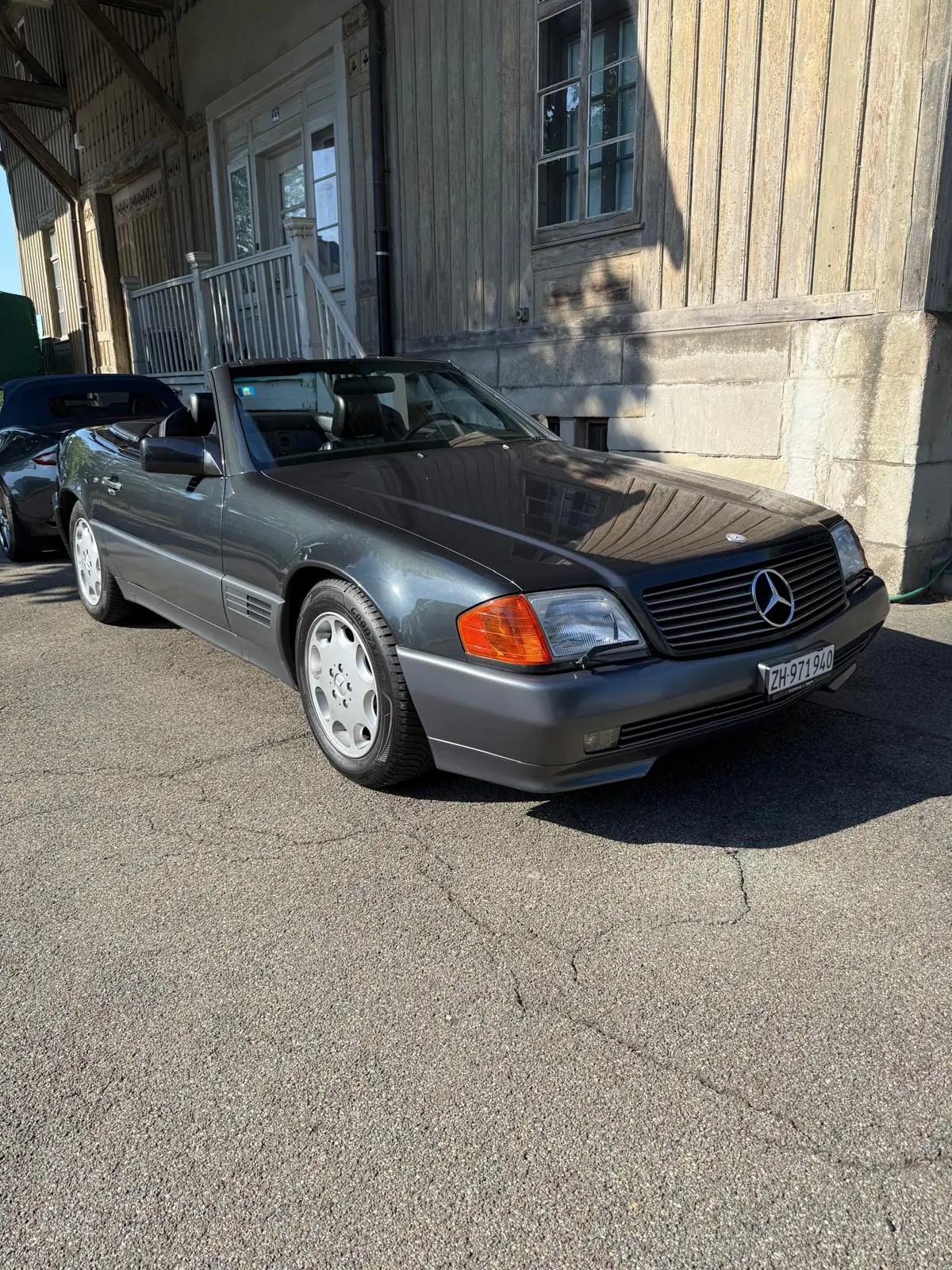 Mercedes-Benz SL 500 — Cabriolet V8 légendaire, état exceptionnel, Zulassung véhicule ancien — vista esterna