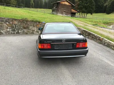 Mercedes-Benz SL 500 — Cabriolet V8 légendaire, état exceptionnel, Zulassung véhicule ancien — Miniatura 13
