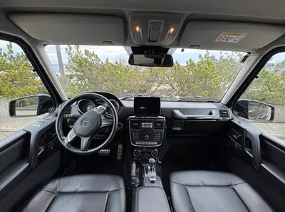 Mercedes-Benz G 500 — Le SUV légendaire avec 422 ch, entretien neuf et faible kilométrage — rear view