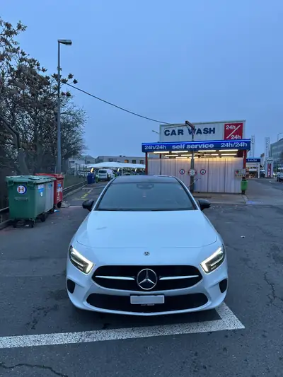Mercedes-Benz A 250 Progressive — Berline compacte premium, entretien Mercedes — côté