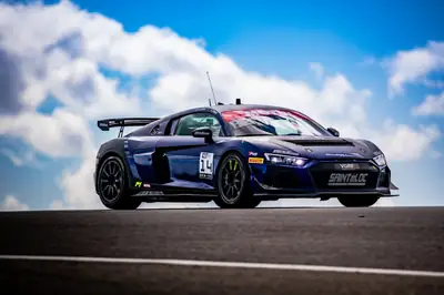 Audi R8 Coupé LMS GT4 — Supercar légendaire, 495 ch et seulement 18 300 km — vista esterna