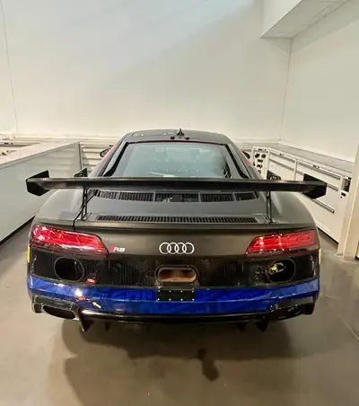 Audi R8 Coupé LMS GT4 — Supercar légendaire, 495 ch et seulement 18 300 km — dettaglio