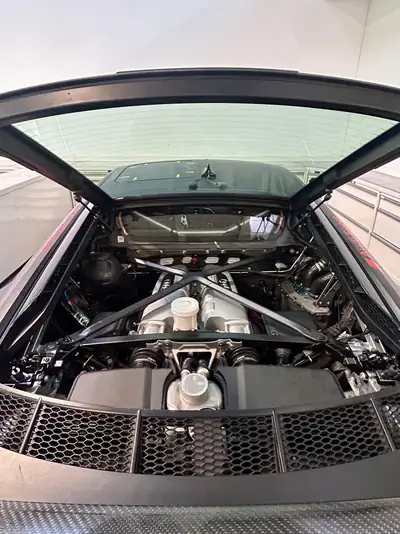 Audi R8 Coupé LMS GT4 — Supercar légendaire, 495 ch et seulement 18 300 km — Miniatura 7