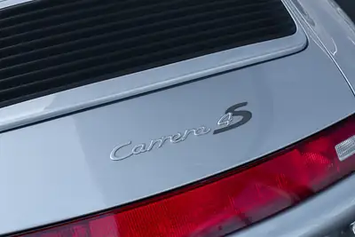 Porsche 911 Carrera 4S 1995 — Coupé sportif iconique, première main avec historique complet — dettaglio