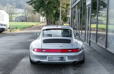 Porsche 911 Carrera 4S 1995 — Coupé sportif iconique, première main avec historique complet — cruscotto