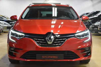 Renault Mégane Grandtour 1.5 dCi GT — Breaks diesel sportif, équipé Head-Up Display et caméra — intérieur