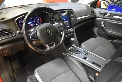 Renault Mégane Grandtour 1.5 dCi GT — Breaks diesel sportif, équipé Head-Up Display et caméra — Miniature 9