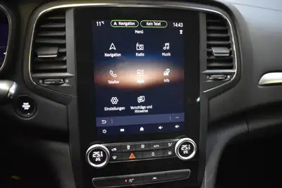 Renault Mégane Grandtour 1.5 dCi GT — Breaks diesel sportif, équipé Head-Up Display et caméra — Miniature 15