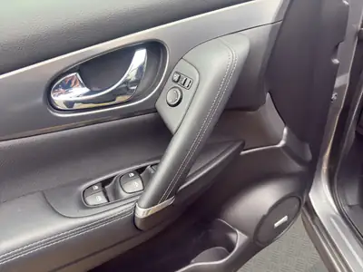 Nissan Qashqai 1.3 DIG-T Tekna DCT — SUV compact premium avec toit panoramique et caméra 360° — Thumbnail 11