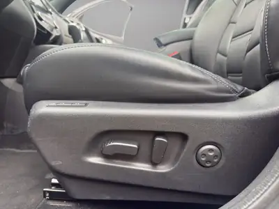 Nissan Qashqai 1.3 DIG-T Tekna DCT — SUV compact premium avec toit panoramique et caméra 360° — Thumbnail 17