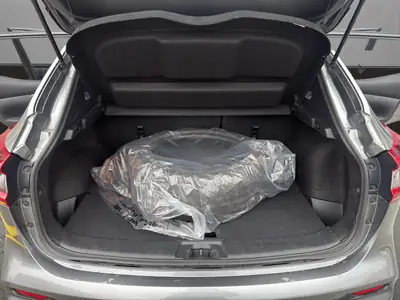 Nissan Qashqai 1.3 DIG-T Tekna DCT — SUV compact premium avec toit panoramique et caméra 360° — Thumbnail 18