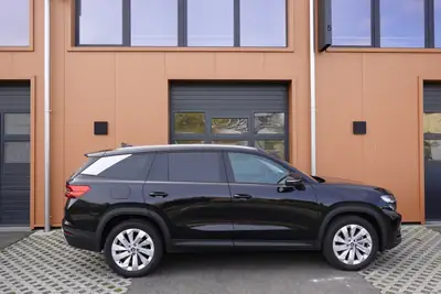 Skoda Kodiaq 1.5 TSI mHEV Selection — SUV hybride léger, sièges électriques, moins de 5200 km — intérieur