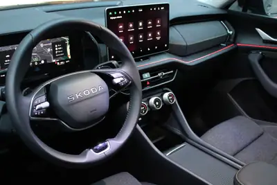 Skoda Kodiaq 1.5 TSI mHEV Selection — SUV hybride léger, sièges électriques, moins de 5200 km — Miniature 12